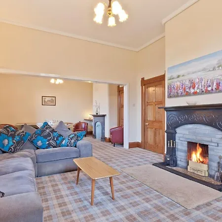 The Presbytery, Coniston, Large House With Lake Views *